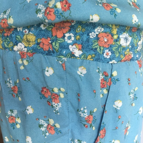 Pretty, femme, new, off shoulder floral jumpsuit - Picture 6 of 7